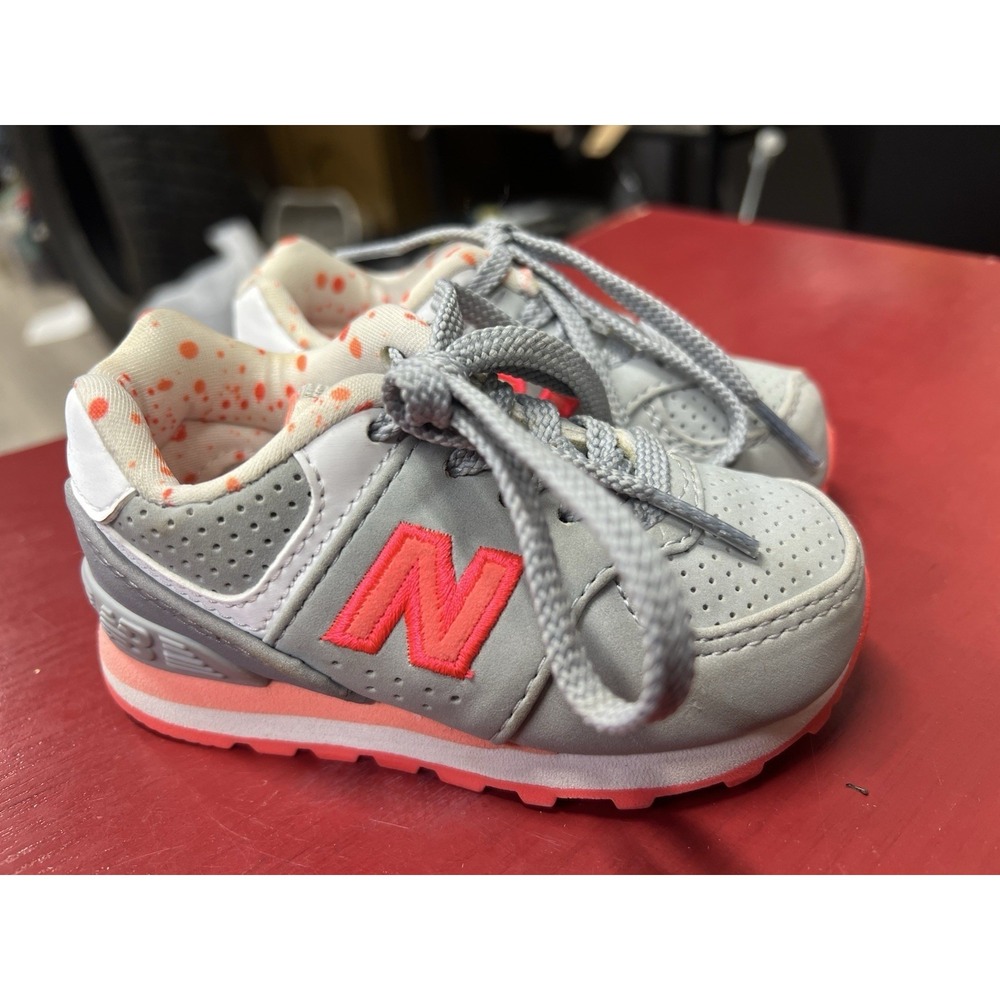 NEW BALANCE 574 LEATHER WALKING SHOES SIZE 5 M